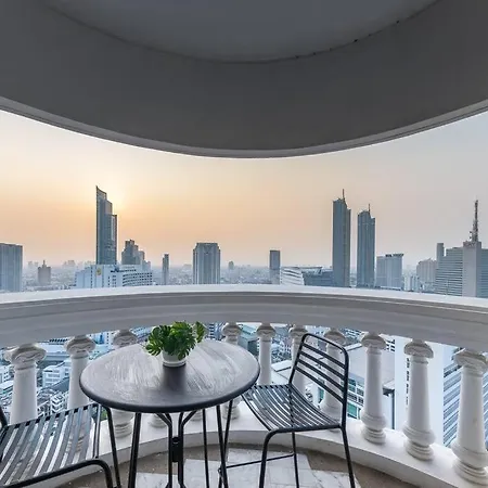 Central Bangkok, 5 Stars River View & Characteristic Decor