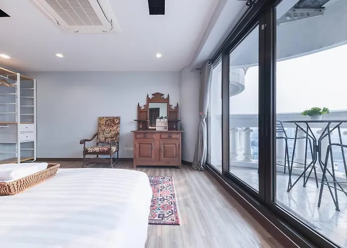 Bangkok, 5 Stars River View & Characteristic Decor *